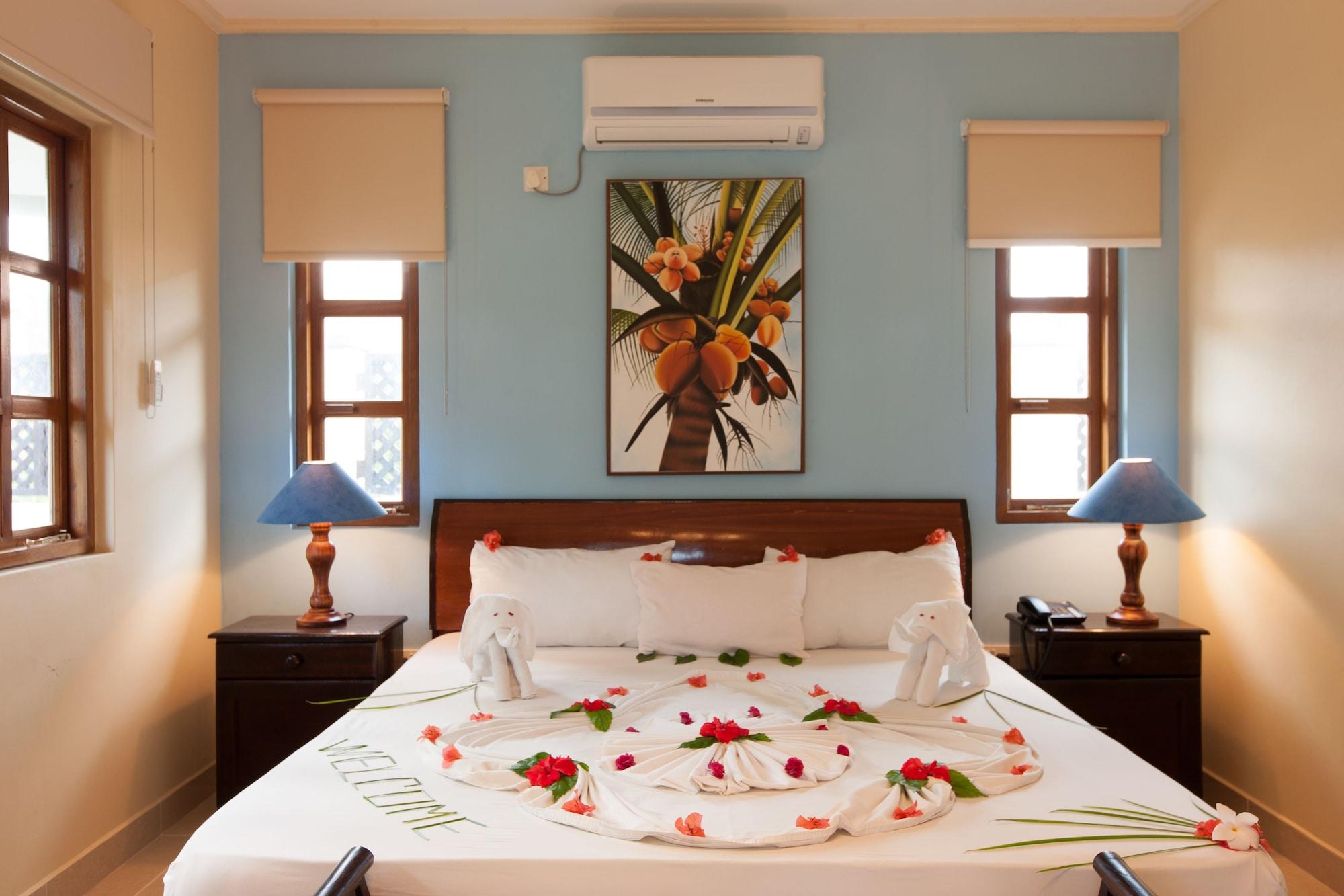 Le Relax Self Catering Apartment La Digue Kültér fotó