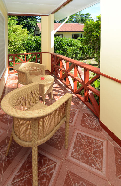Le Relax Self Catering Apartment La Digue Kültér fotó