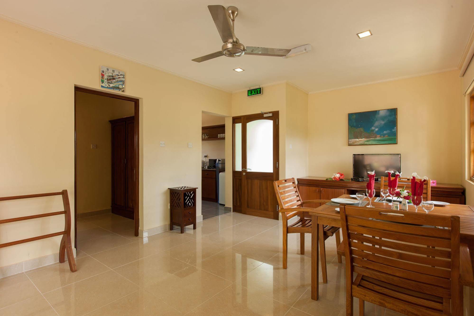 Le Relax Self Catering Apartment La Digue Kültér fotó