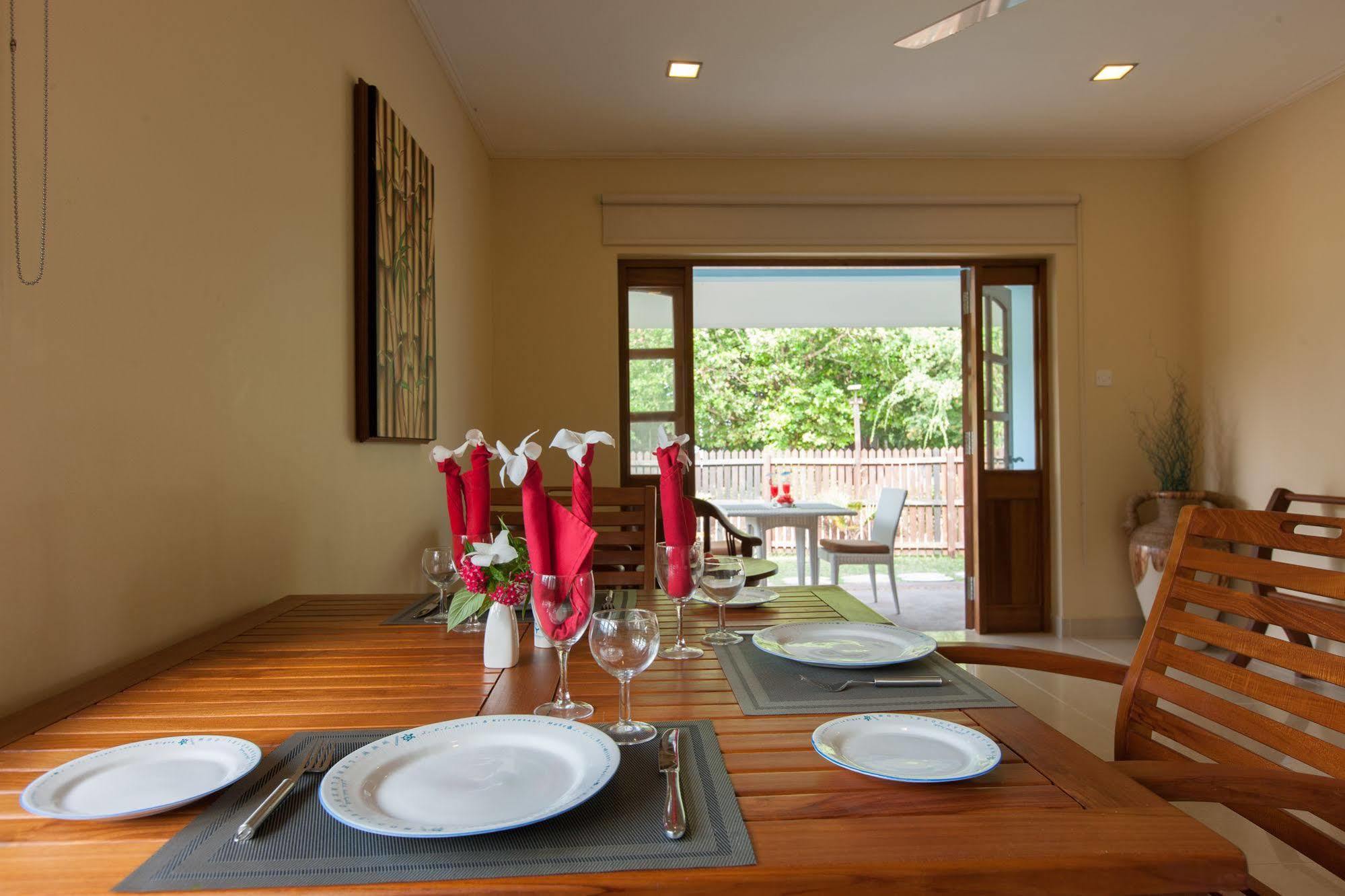 Le Relax Self Catering Apartment La Digue Kültér fotó