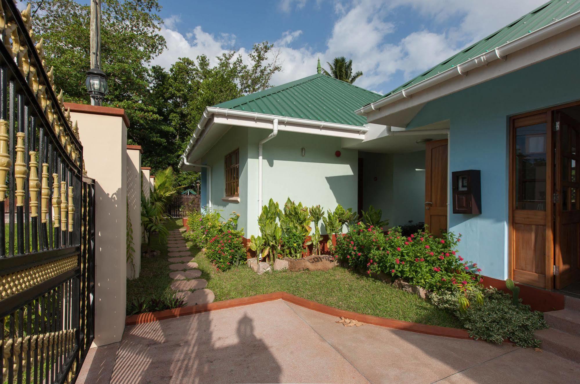 Le Relax Self Catering Apartment La Digue Kültér fotó